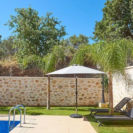 Aktis Luxury Villa